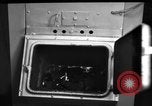 Immagine di Non fumogeno carbone forno United States USA, 1943, secondo 43 filmato di repertorio 65675053439