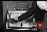 Immagine di Non fumogeno carbone forno United States USA, 1943, secondo 45 filmato di repertorio 65675053439