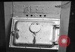 Immagine di Non fumogeno carbone forno United States USA, 1943, secondo 47 filmato di repertorio 65675053439