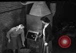 Immagine di Non fumogeno carbone forno United States USA, 1943, secondo 59 filmato di repertorio 65675053439