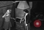 Immagine di Non fumogeno carbone forno United States USA, 1943, secondo 62 filmato di repertorio 65675053439