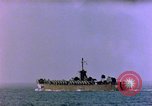 Standbild Rocket barrage Okinawa Pacific Theater Kerama Retto, 1945, aus Sekunde 32 historischem Filmmaterial Videoclip 65675053457