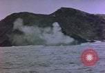 Standbild rocket Barrage Okinawa Pacific Theater Kerama Retto, 1945, aus Sekunde 7 historischem Filmmaterial Videoclip 65675053461