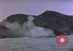 Standbild rocket Barrage Okinawa Pacific Theater Kerama Retto, 1945, aus Sekunde 10 historischem Filmmaterial Videoclip 65675053461