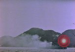 Standbild rocket Barrage Okinawa Pacific Theater Kerama Retto, 1945, aus Sekunde 27 historischem Filmmaterial Videoclip 65675053461