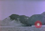 Standbild rocket Barrage Okinawa Pacific Theater Kerama Retto, 1945, aus Sekunde 29 historischem Filmmaterial Videoclip 65675053461