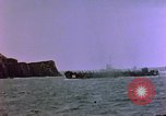 Standbild rocket Barrage Okinawa Pacific Theater Kerama Retto, 1945, aus Sekunde 60 historischem Filmmaterial Videoclip 65675053461