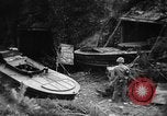 Standbild japanischen Selbstmord Boot Okinawa Ryukyu Inseln, 1945, aus Sekunde 10 historischem Filmmaterial Videoclip 65675053480