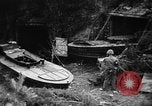 Standbild japanischen Selbstmord Boot Okinawa Ryukyu Inseln, 1945, aus Sekunde 14 historischem Filmmaterial Videoclip 65675053480