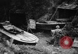Standbild japanischen Selbstmord Boot Okinawa Ryukyu Inseln, 1945, aus Sekunde 15 historischem Filmmaterial Videoclip 65675053480