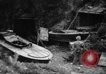 Standbild japanischen Selbstmord Boot Okinawa Ryukyu Inseln, 1945, aus Sekunde 20 historischem Filmmaterial Videoclip 65675053480