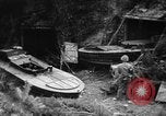 Standbild japanischen Selbstmord Boot Okinawa Ryukyu Inseln, 1945, aus Sekunde 21 historischem Filmmaterial Videoclip 65675053480