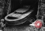Standbild japanischen Selbstmord Boot Okinawa Ryukyu Inseln, 1945, aus Sekunde 31 historischem Filmmaterial Videoclip 65675053480