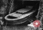 Standbild japanischen Selbstmord Boot Okinawa Ryukyu Inseln, 1945, aus Sekunde 40 historischem Filmmaterial Videoclip 65675053480
