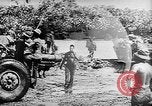 Standbild Truppen Last liefert auf Higgins Boote Salomonen, 1944, aus Sekunde 26 historischem Filmmaterial Videoclip 65675053483