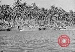 Standbild Truppen Last liefert auf Higgins Boote Salomonen, 1944, aus Sekunde 39 historischem Filmmaterial Videoclip 65675053483