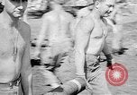 Standbild Truppen Last liefert auf Higgins Boote Salomonen, 1944, aus Sekunde 49 historischem Filmmaterial Videoclip 65675053483