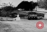Immagine di Artiglieria tedesca fire scioperi nei pressi di truppe americane Volturno River Valley Italia, 1944, secondo 4 filmato di repertorio 65675053484