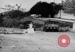 Immagine di Artiglieria tedesca fire scioperi nei pressi di truppe americane Volturno River Valley Italia, 1944, secondo 5 filmato di repertorio 65675053484