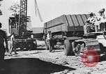 Standbild Pontons Birma, 1944, aus Sekunde 30 historischem Filmmaterial Videoclip 65675053489