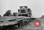 Standbild Pontons Birma, 1944, aus Sekunde 49 historischem Filmmaterial Videoclip 65675053489