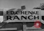 Image Ranch au Texas style de milieu des années 1940 Kerrville Texas USA, 1945, de la seconde 7 séquences d'archives historiques vidéo 65675053501