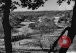 Image Ranch au Texas style de milieu des années 1940 Kerrville Texas USA, 1945, de la seconde 8 séquences d'archives historiques vidéo 65675053501