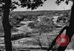 Image Ranch au Texas style de milieu des années 1940 Kerrville Texas USA, 1945, de la seconde 16 séquences d'archives historiques vidéo 65675053501