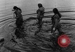 Standbild sneak Handwerk United States USA, 1945, aus Sekunde 51 historischem Filmmaterial Videoclip 65675053510