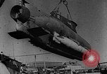 Standbild sneak Handwerk United States USA, 1945, aus Sekunde 56 historischem Filmmaterial Videoclip 65675053510
