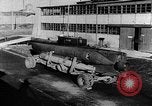 Standbild sneak Handwerk United States USA, 1945, aus Sekunde 1 historischem Filmmaterial Videoclip 65675053513