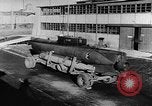 Standbild sneak Handwerk United States USA, 1945, aus Sekunde 4 historischem Filmmaterial Videoclip 65675053513