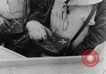 Standbild Sneak Handwerk United States USA, 1945, aus Sekunde 10 historischem Filmmaterial Videoclip 65675053516