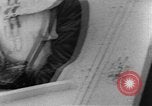 Standbild Sneak Handwerk United States USA, 1945, aus Sekunde 12 historischem Filmmaterial Videoclip 65675053516
