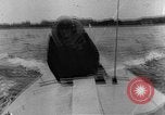 Standbild Sneak Handwerk United States USA, 1945, aus Sekunde 33 historischem Filmmaterial Videoclip 65675053516