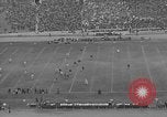 Immagine di Partita di calcio Los Angeles California USA, 1935, secondo 13 filmato di repertorio 65675053534