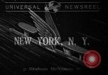 Standbild Eislaufen New York City USA, 1941, aus Sekunde 1 historischem Filmmaterial Videoclip 65675053559