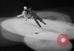 Standbild Eislaufen New York City USA, 1941, aus Sekunde 21 historischem Filmmaterial Videoclip 65675053559