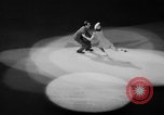 Standbild Eislaufen New York City USA, 1941, aus Sekunde 22 historischem Filmmaterial Videoclip 65675053559