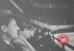 Standbild Eislaufen New York City USA, 1941, aus Sekunde 29 historischem Filmmaterial Videoclip 65675053559