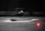 Standbild Eislaufen New York City USA, 1941, aus Sekunde 39 historischem Filmmaterial Videoclip 65675053559