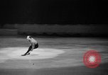 Standbild Eislaufen New York City USA, 1941, aus Sekunde 40 historischem Filmmaterial Videoclip 65675053559