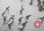 Standbild Eislaufen New York City USA, 1941, aus Sekunde 50 historischem Filmmaterial Videoclip 65675053559
