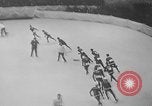 Standbild Eislaufen New York City USA, 1941, aus Sekunde 53 historischem Filmmaterial Videoclip 65675053559