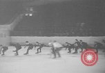Standbild Eislaufen New York City USA, 1941, aus Sekunde 55 historischem Filmmaterial Videoclip 65675053559