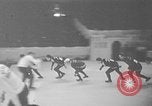 Standbild Eislaufen New York City USA, 1941, aus Sekunde 57 historischem Filmmaterial Videoclip 65675053559