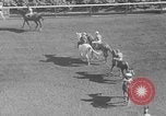 Image course de chevaux Arlington Park Illinois USA, 1941, de la seconde 12 séquences d'archives historiques vidéo 65675053570