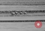 Image course de chevaux Arlington Park Illinois USA, 1941, de la seconde 23 séquences d'archives historiques vidéo 65675053570