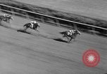 Image course de chevaux Arlington Park Illinois USA, 1941, de la seconde 46 séquences d'archives historiques vidéo 65675053570