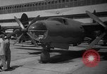 Image Visites de Prince George Martin Aircraft Factory Middle River Maryland USA, 1941, de la seconde 9 séquences d'archives historiques vidéo 65675053575
